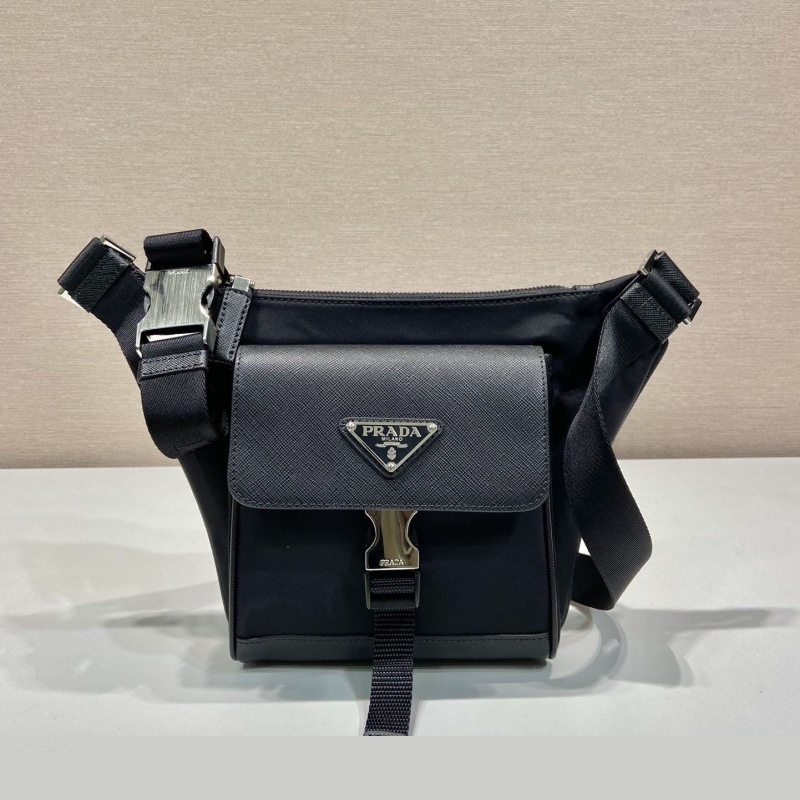 Pra*a waist & chest packs
